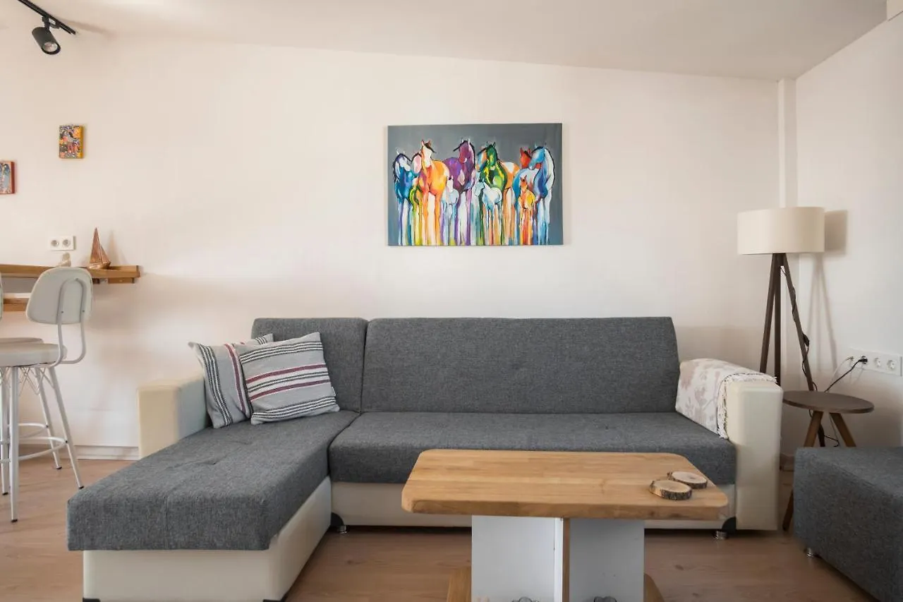 Central, Cozy, 15 Min Walk To The Beach, Fast Wi-Fi, Free Parking, 4Ppl 博德鲁姆 公寓